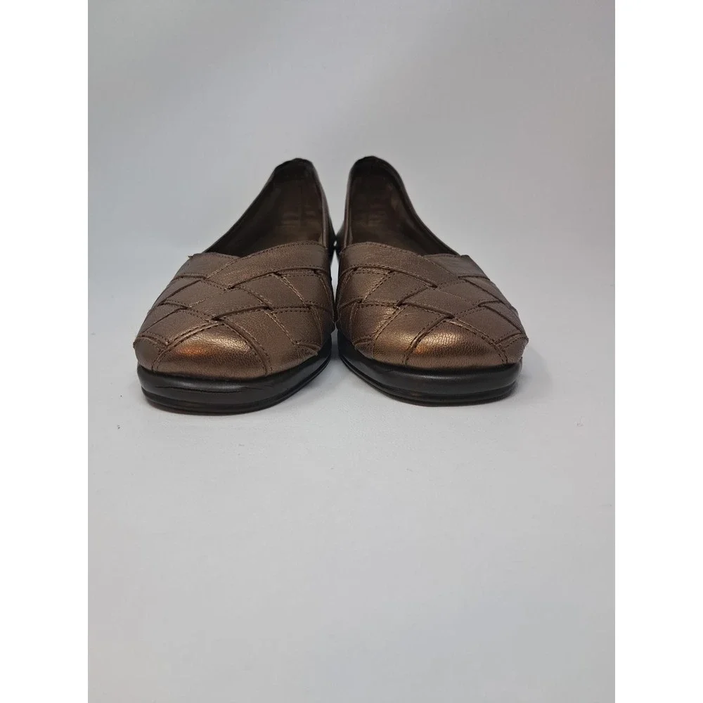 AEROSOLES wedge stitch